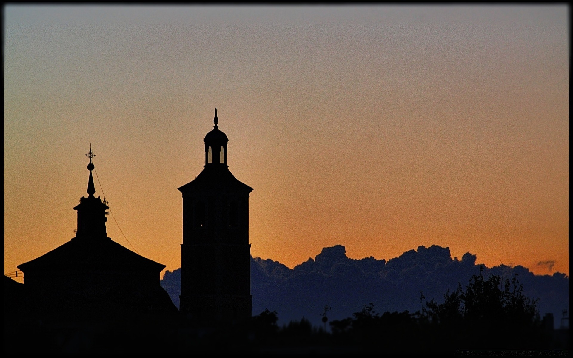 ciel coucher de soleil soir ciel crépuscule rétro-éclairé aube silhouette voyage architecture à l extérieur lumière lumière du jour église