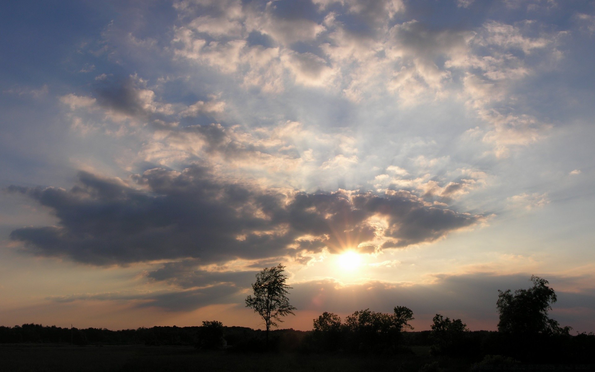 cielo tramonto sole paesaggio cielo natura alba bel tempo sera all aperto estate luce crepuscolo tempo tempesta albero nuvola illuminato luce del giorno