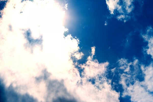 El cielo en hermosas nubes