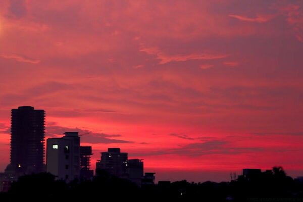 Red evening in the twilight of the city