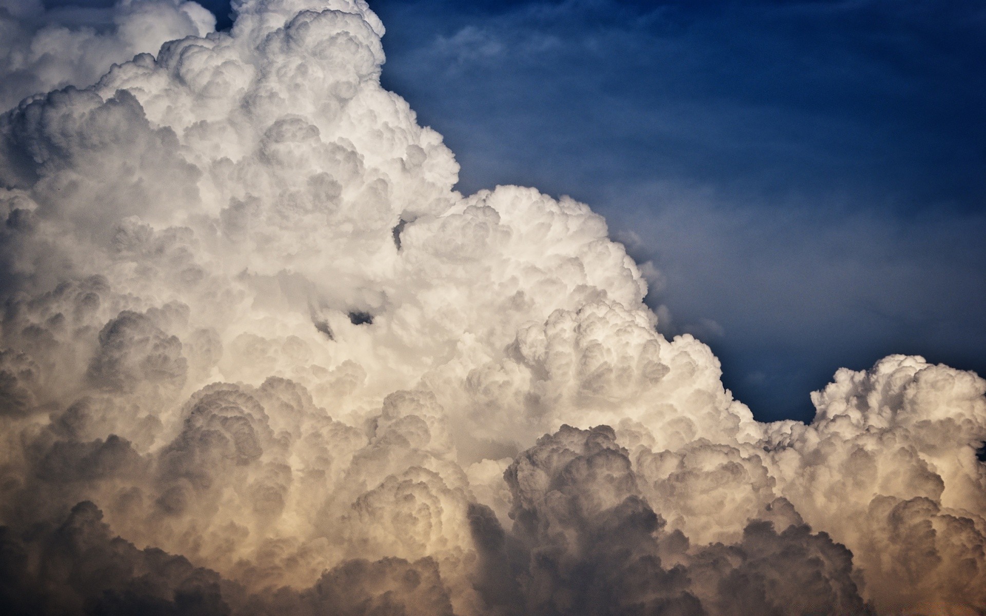 cielo cielo natura meteo cielo nuvola tempesta luce bel tempo all aperto paesaggio drammatico meteorologia nuvoloso sole alto scuro