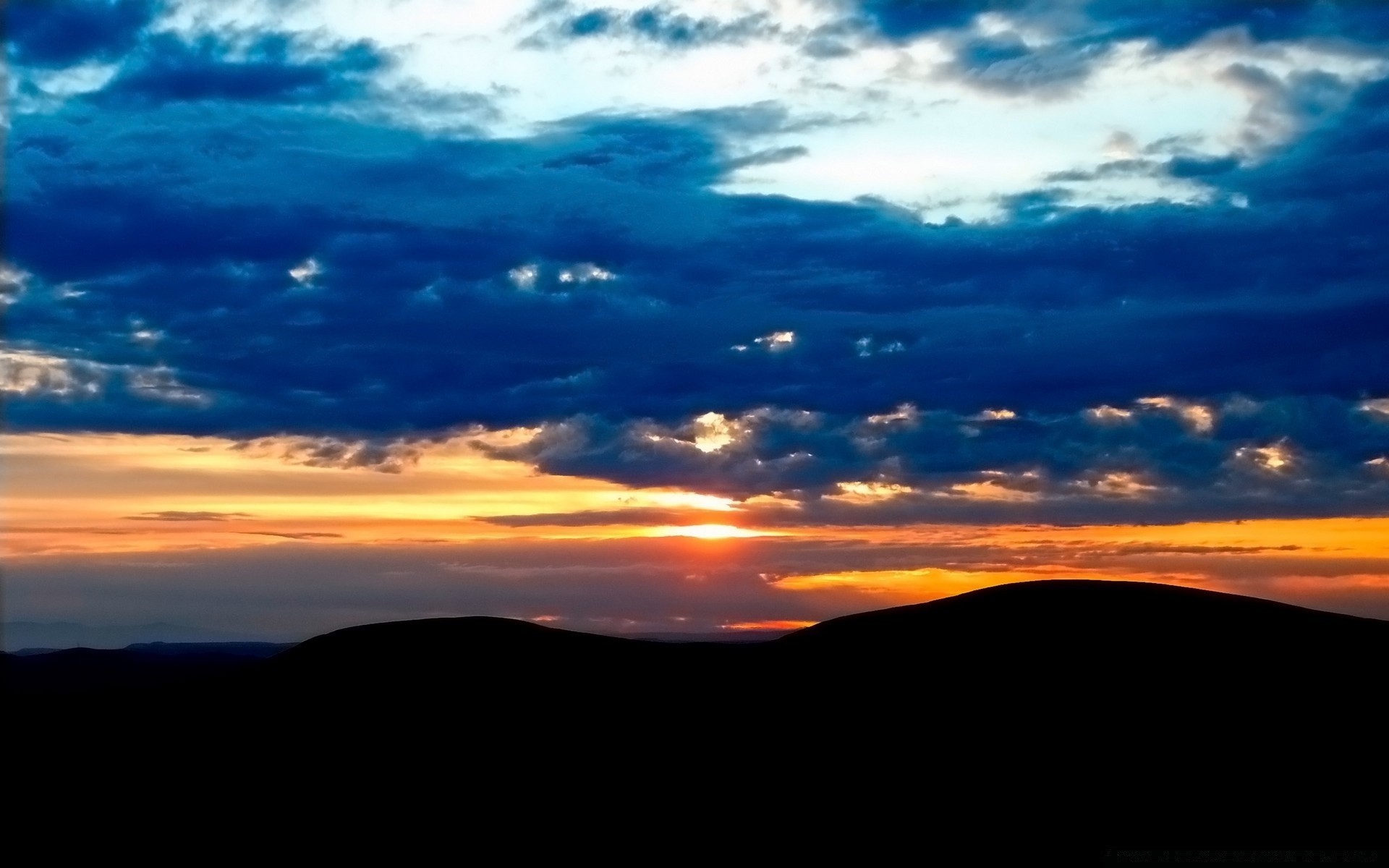 the sky sunset sky dusk dawn evening nature sun landscape outdoors fair weather travel light panoramic mountain