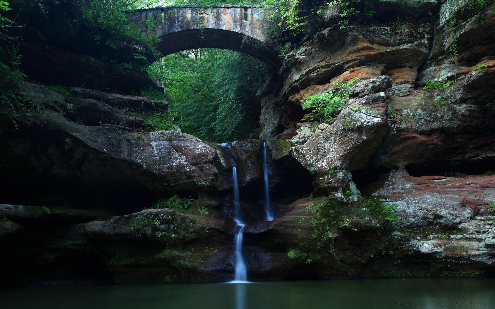 cascades eau cascade rivière ruisseau rock ruisseau cascade bois nature paysage pont trafic flux voyage à l extérieur canyon pierre montagne mousse