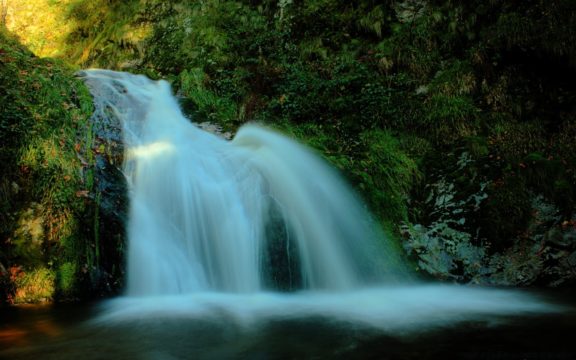 cascadas cascada agua río madera naturaleza movimiento otoño desenfoque cascada viajes corriente paisaje hoja mojado fotografía al aire libre corriente musgo limpieza