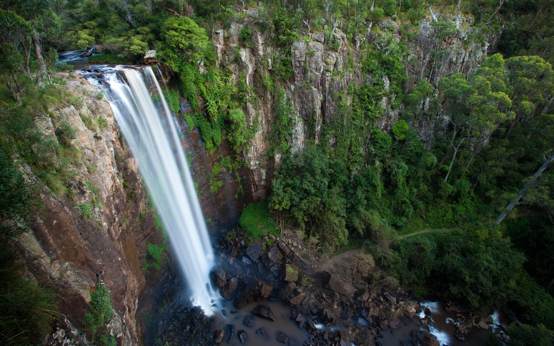 cascate cascata acqua fiume legno natura flusso paesaggio viaggi roccia all aperto cascata traffico montagna foglia bagnato scenico ambiente albero flusso