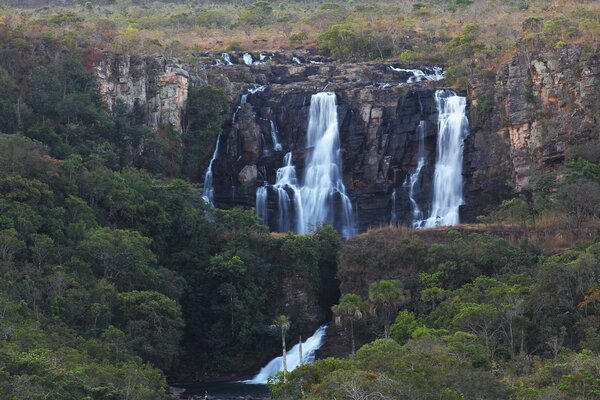 Volteretas para hacer corumbr-corumbr cascadas