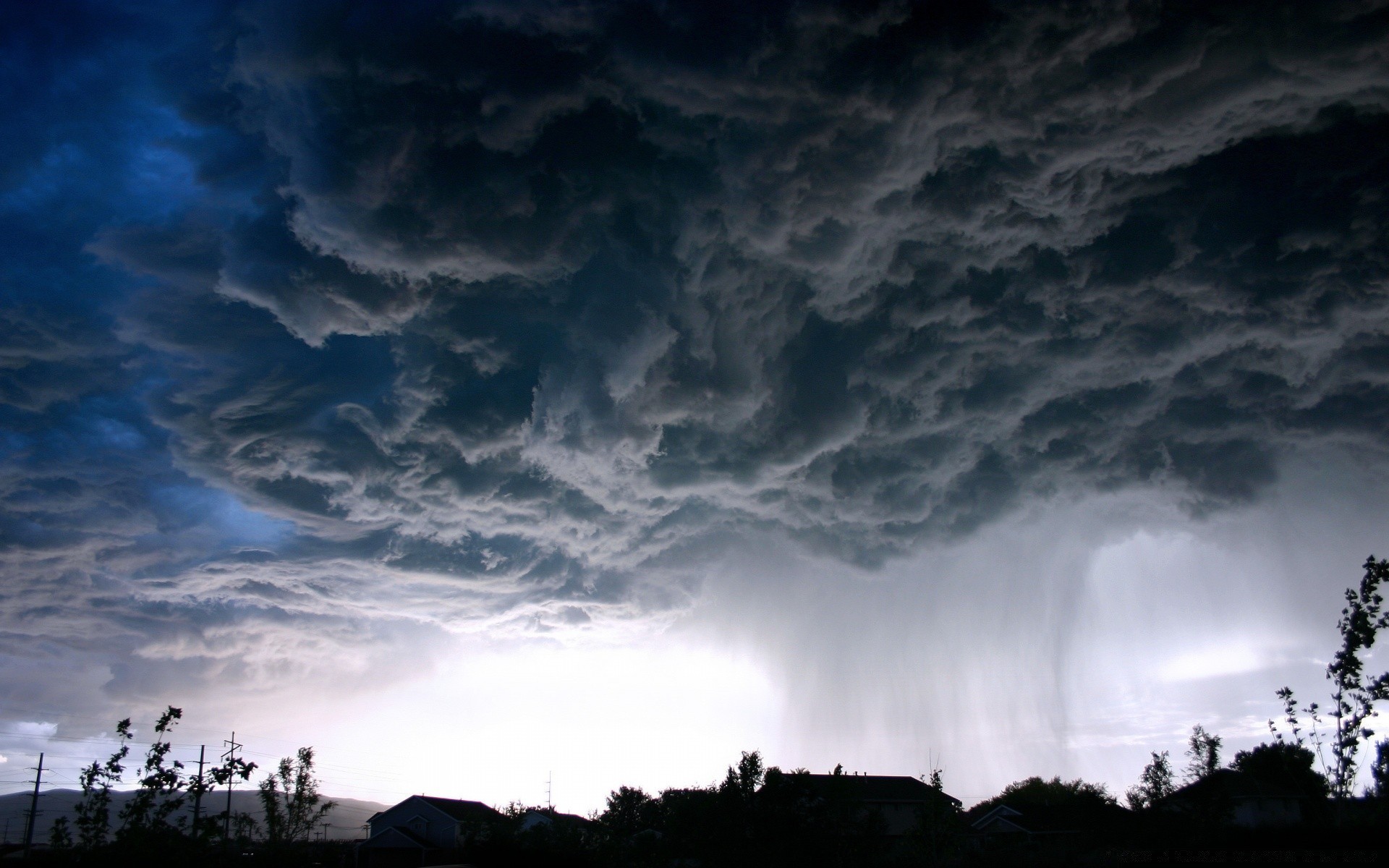 jesień burza niebo pogoda krajobraz zachód słońca burza ciemny natura wieczorem deszcz błyskawica na zewnątrz meteorologia dramatyczne światło słońce świt zmierzch woda