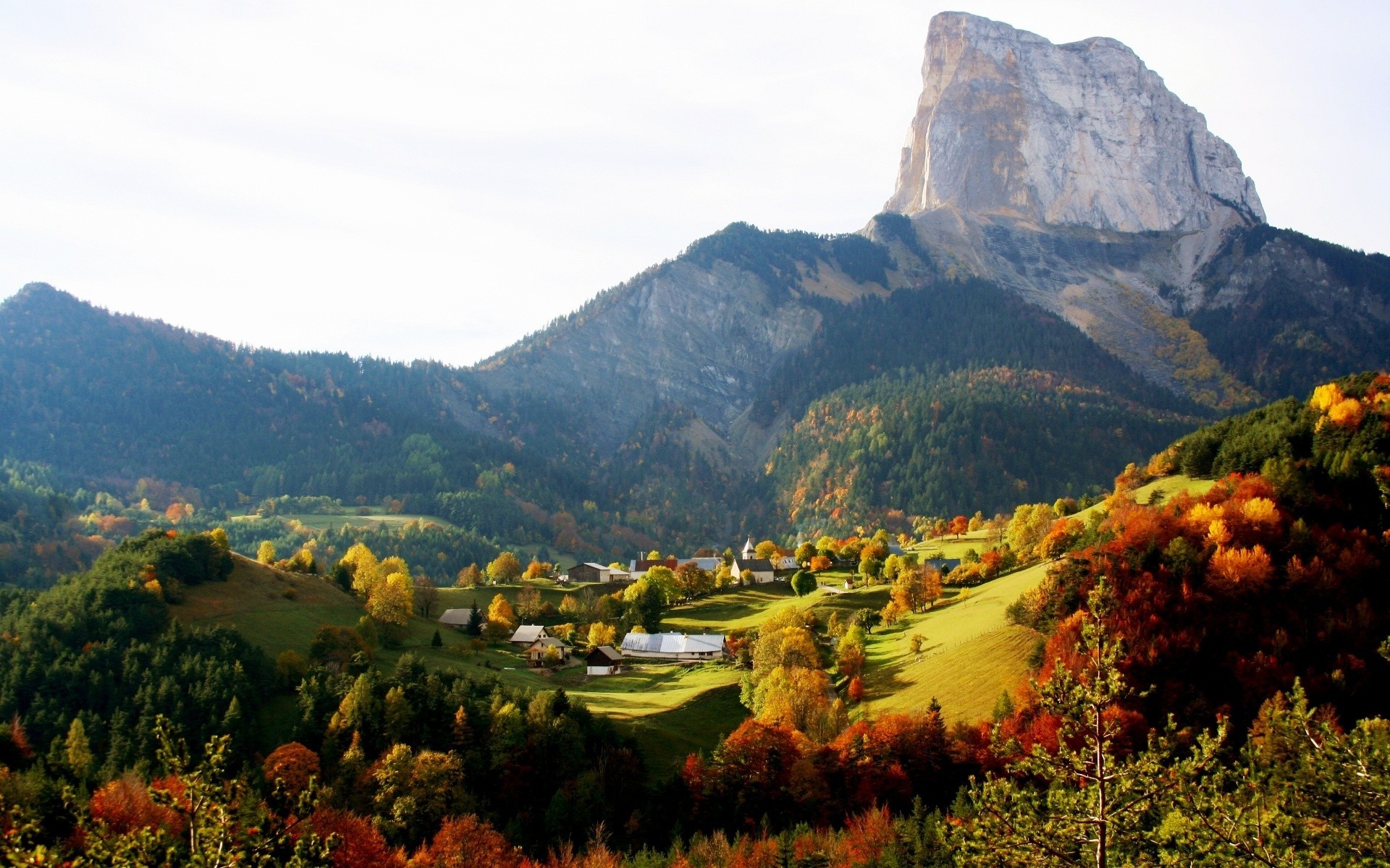 autunno montagna viaggi paesaggio all aperto natura cielo scenico valle albero legno collina luce del giorno