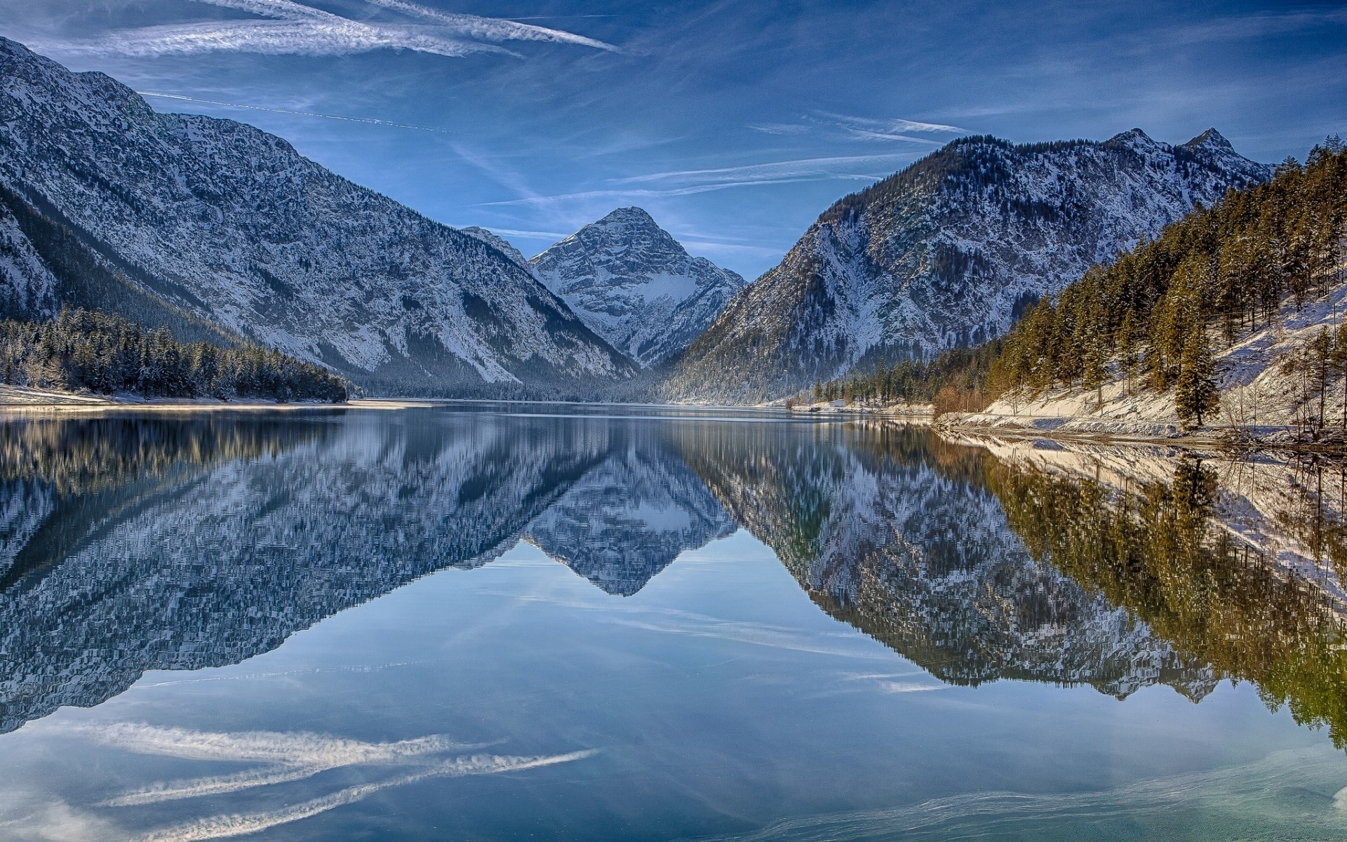 lake snow mountain landscape nature scenic travel ice outdoors water winter sky mountain peak reflection rock cold