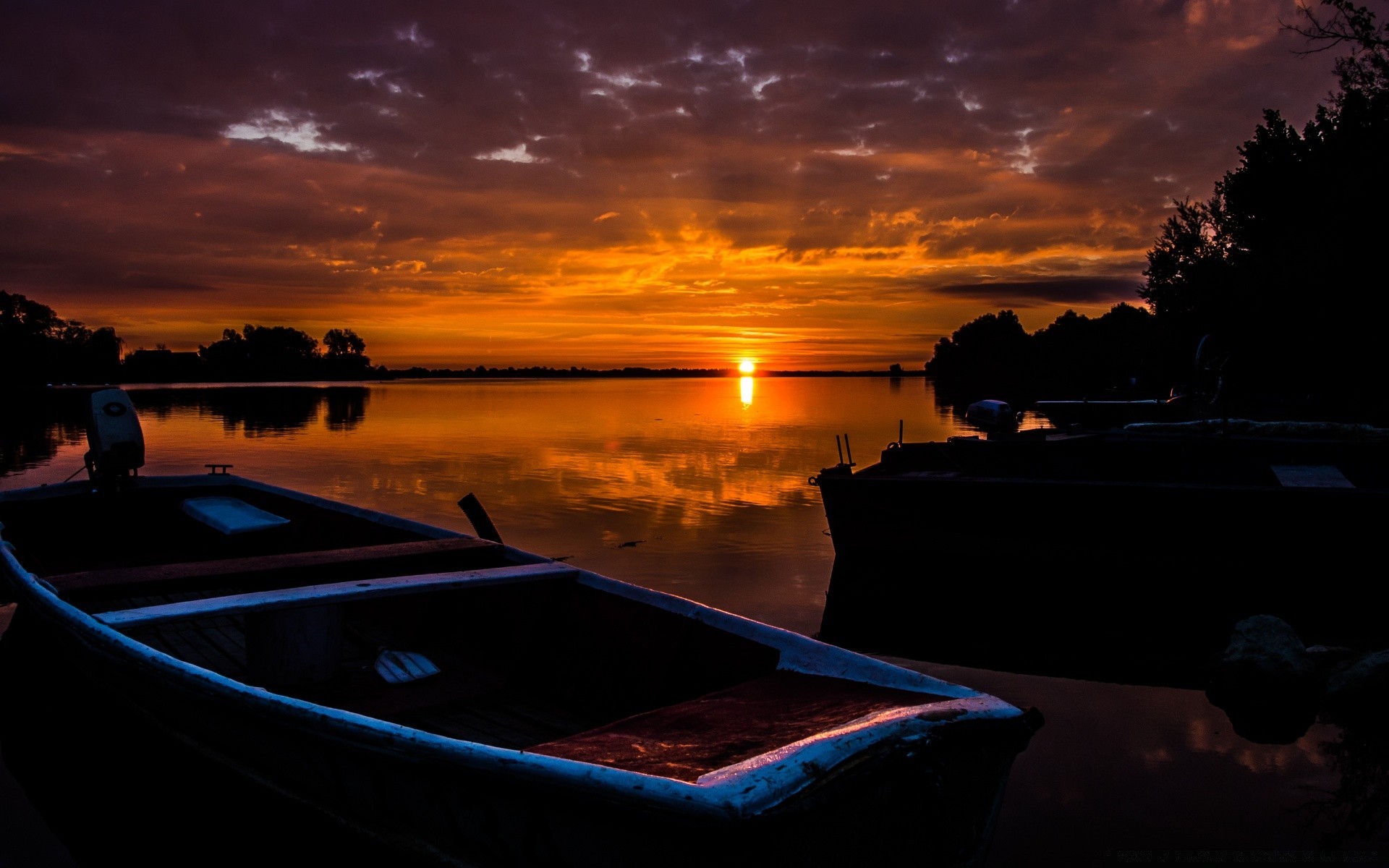 lago puesta de sol agua anochecer viajes amanecer noche sol coche playa cielo sistema de transporte al aire libre luz paisaje mar barco