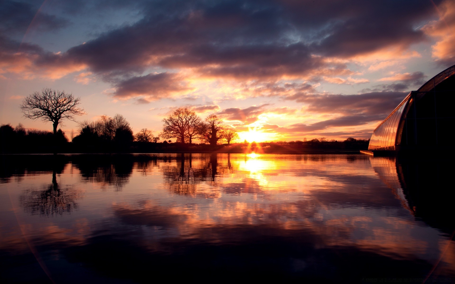 lac coucher de soleil aube réflexion eau crépuscule soleil soir silhouette rivière paysage ciel lumière nature rétro-éclairé pont nuage