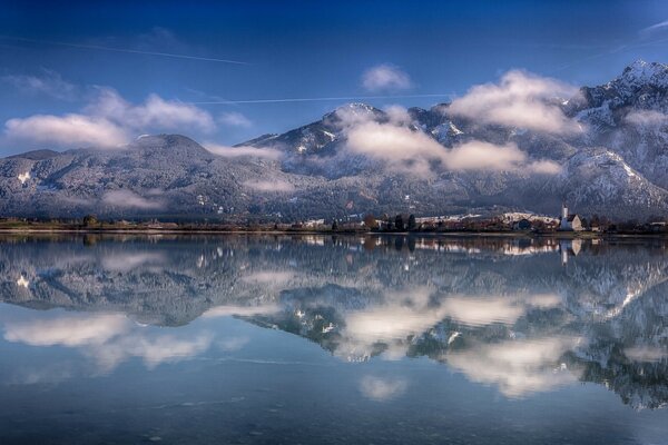 Montagne paysage neige eau