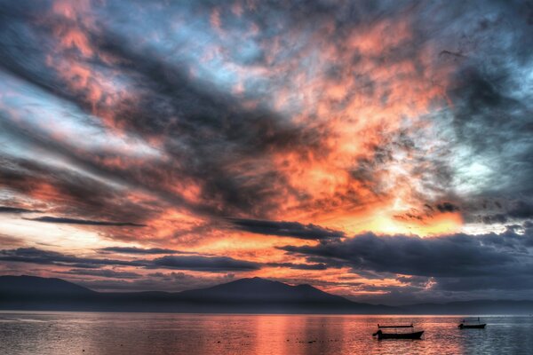 Espejo del lago Sunrise