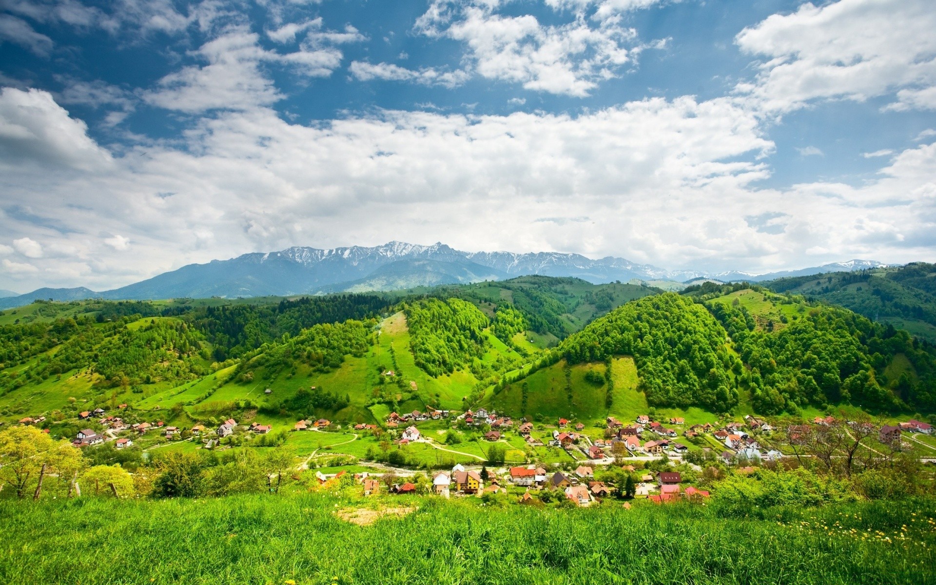 verão paisagem natureza colina montanhas céu rural ao ar livre viajar grama árvore campo agricultura feno cênica