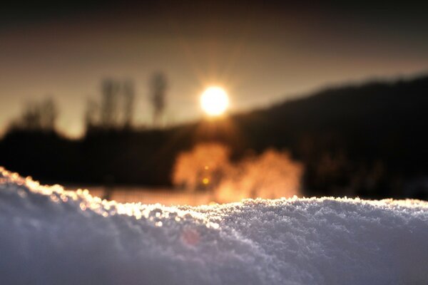 Nieve al atardecer primer plano