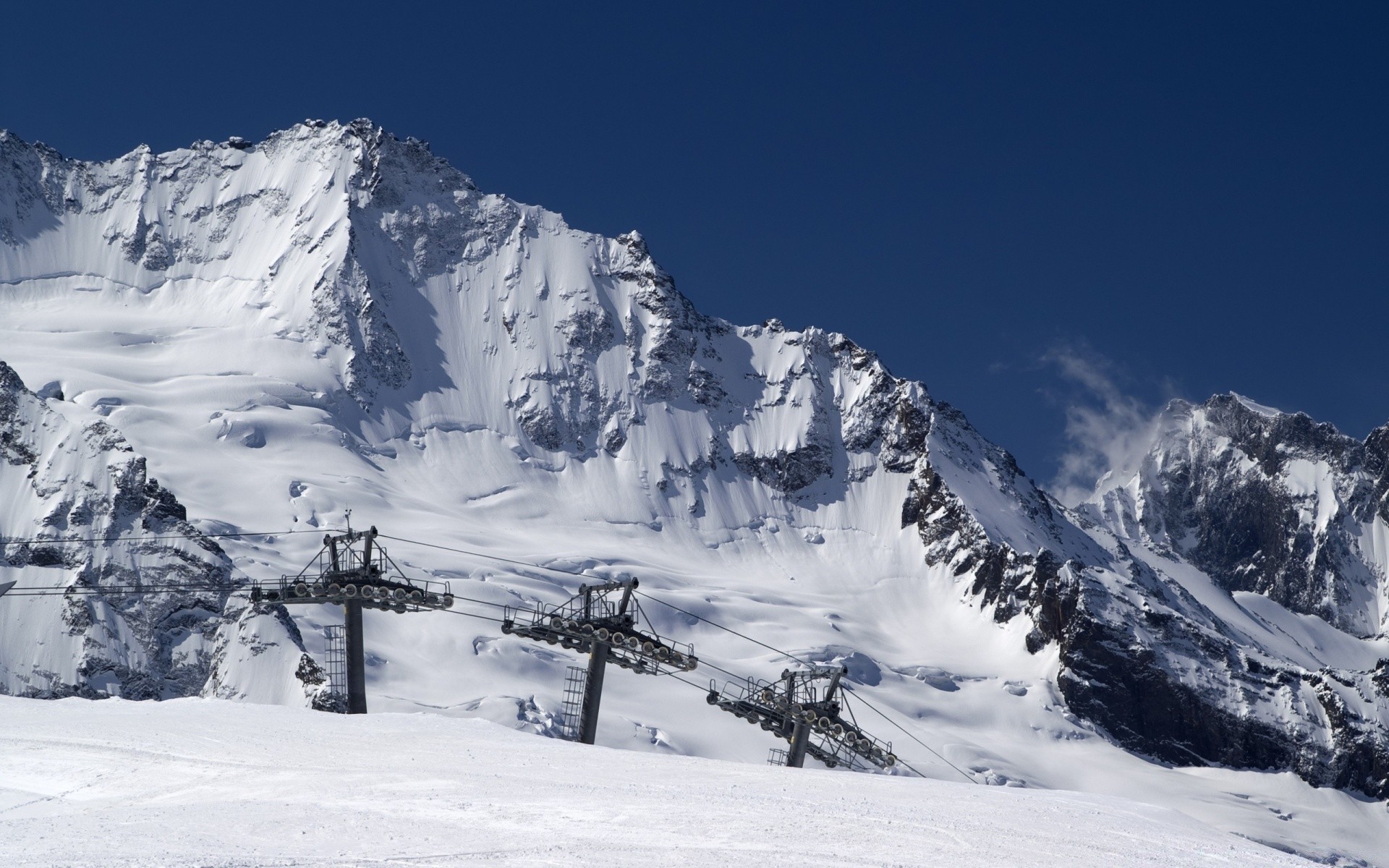 hiver neige montagne froid neigeux pic de montagne pittoresque station glace glacier alpine colline piste de ski vallée paysage evergreen station de ski haute pinnacle