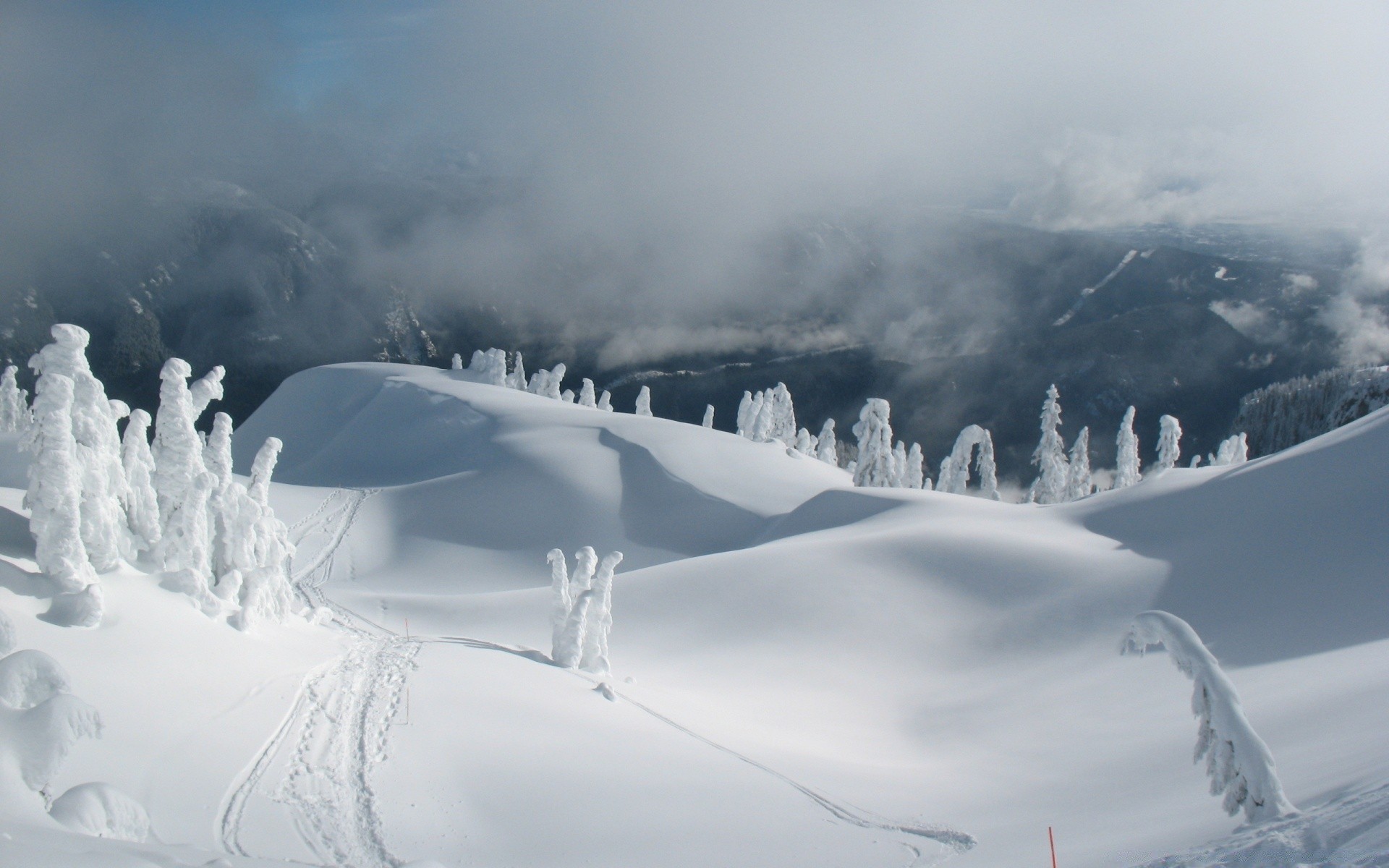 winter snow cold ice frozen frost mountain landscape weather scenic frosty snowdrift travel hill