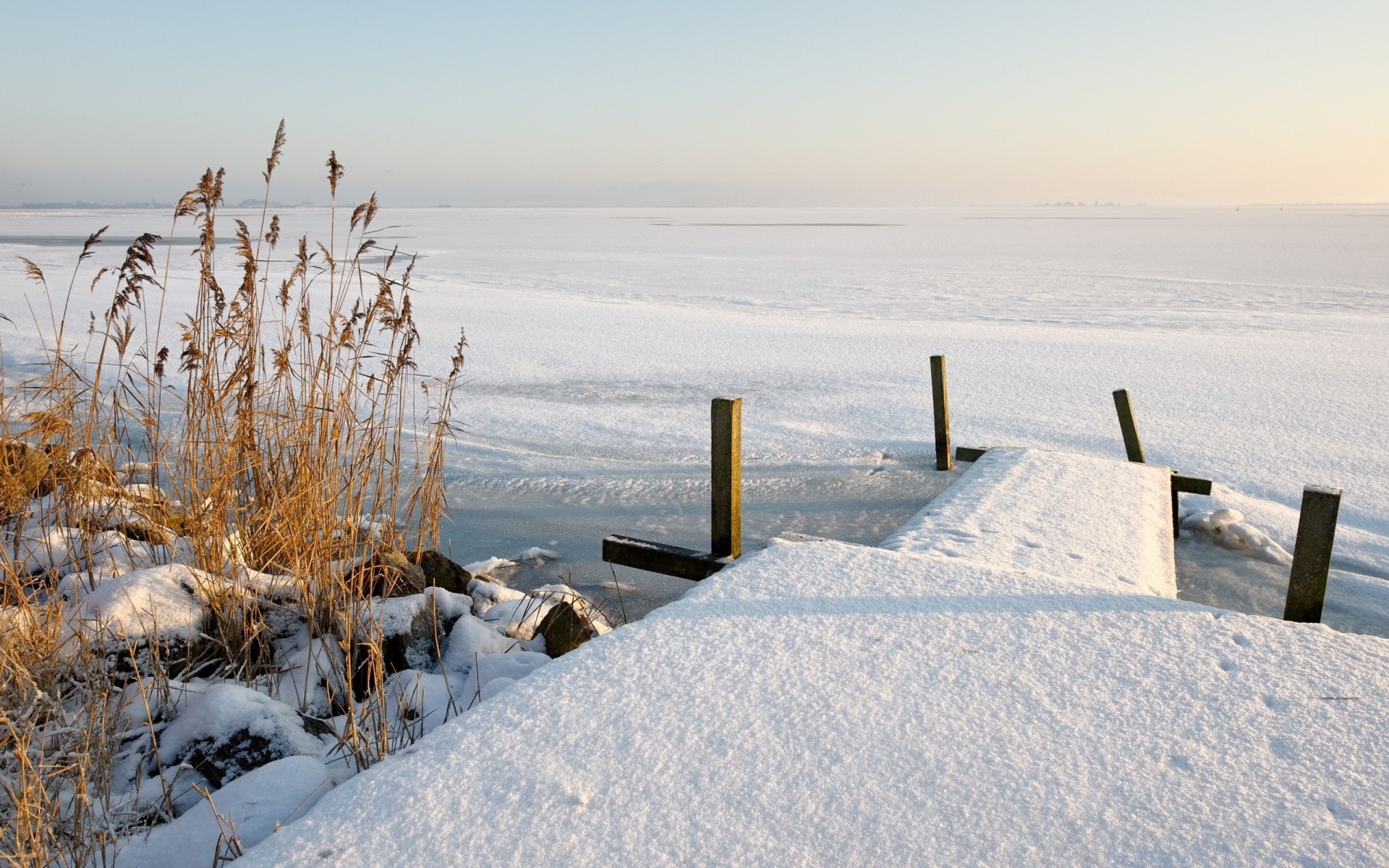 hiver neige eau gel froid glace plage mer congelé nature paysage ciel voyage à l extérieur mer océan lac beau temps météo