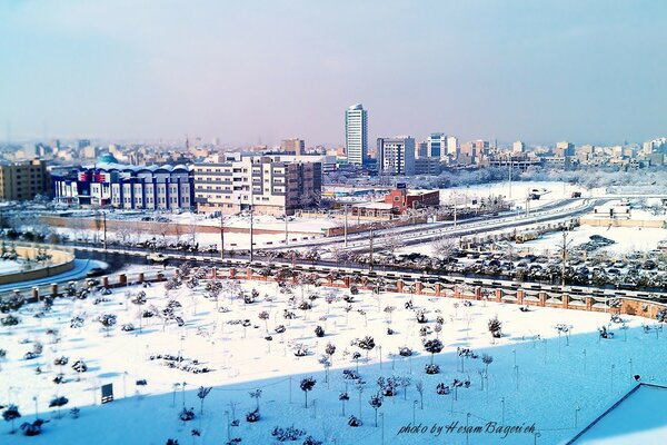 一个大城市。 冬季景观