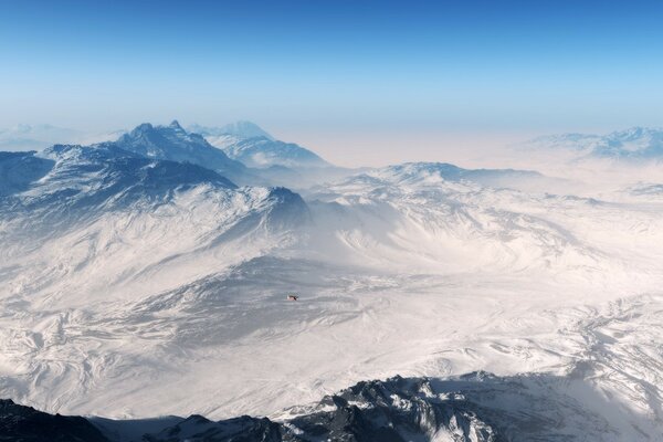 Le froid Éternel sur les hautes montagnes