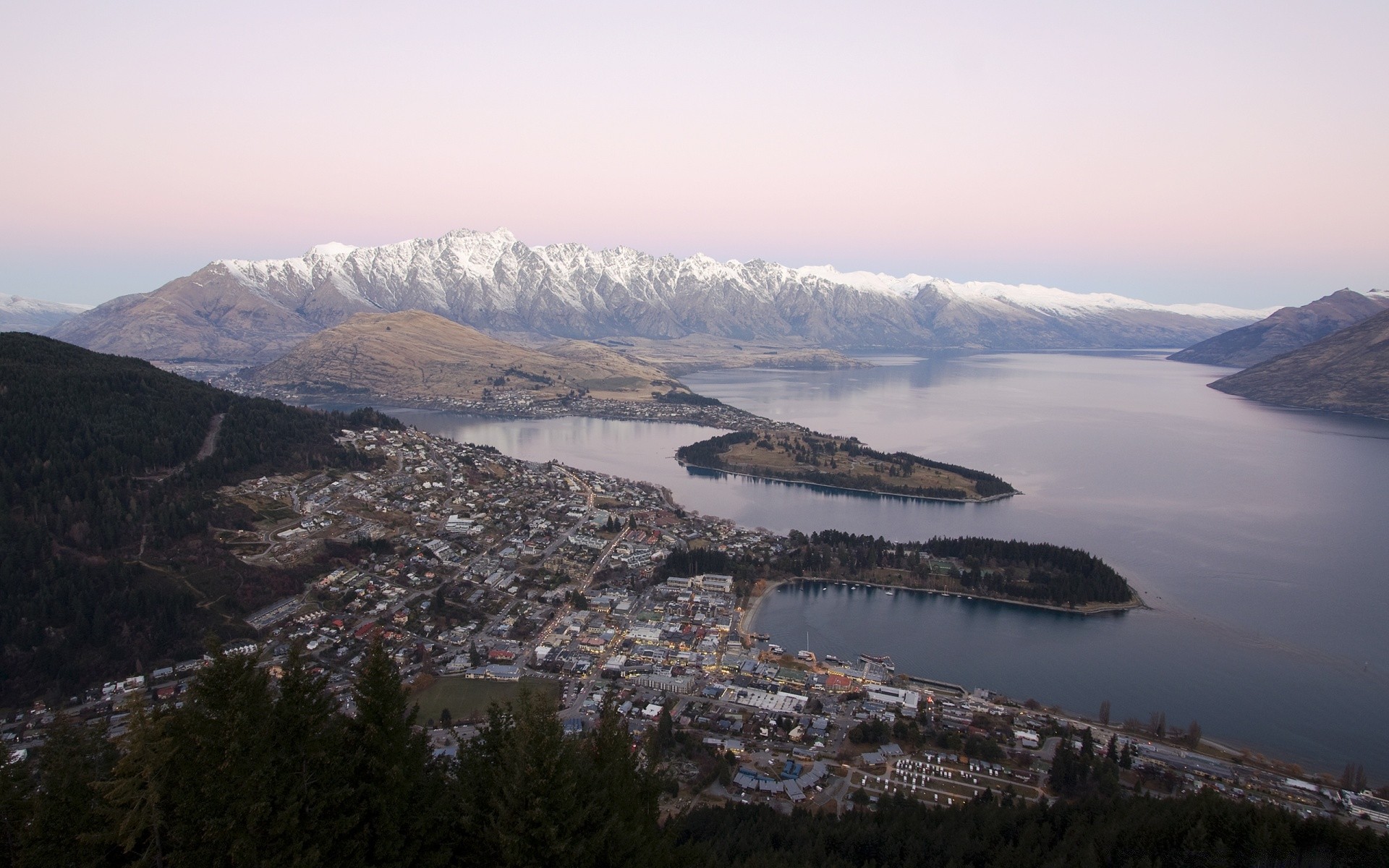 湖泊 山脉 景观 雪 水 旅游 风景 天空 山谷 户外 自然 海洋 日光 河流