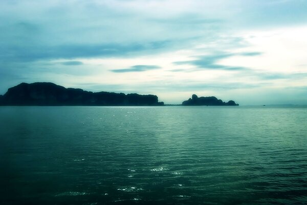 Calm landscape in the color of the sea wave in the evening