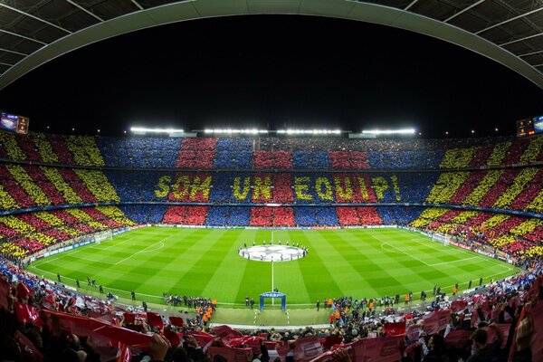 Estádio durante um jogo de futebol