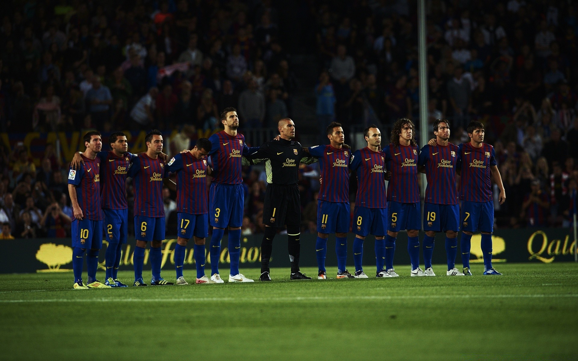 futebol futebol estádio uniforme homem competição jogo jogos atleta pés equipamento desportivo vestir roupa bola adulto prêmio escola grupo universidade