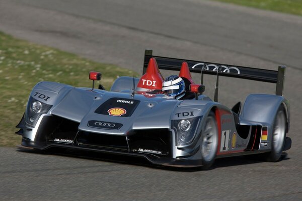 Photo of a Formula 1 car on the track