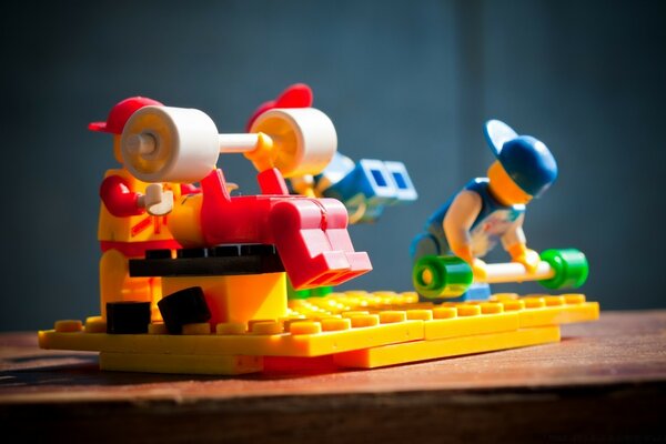 Jouets Lego. athlètes en fauteuil roulant