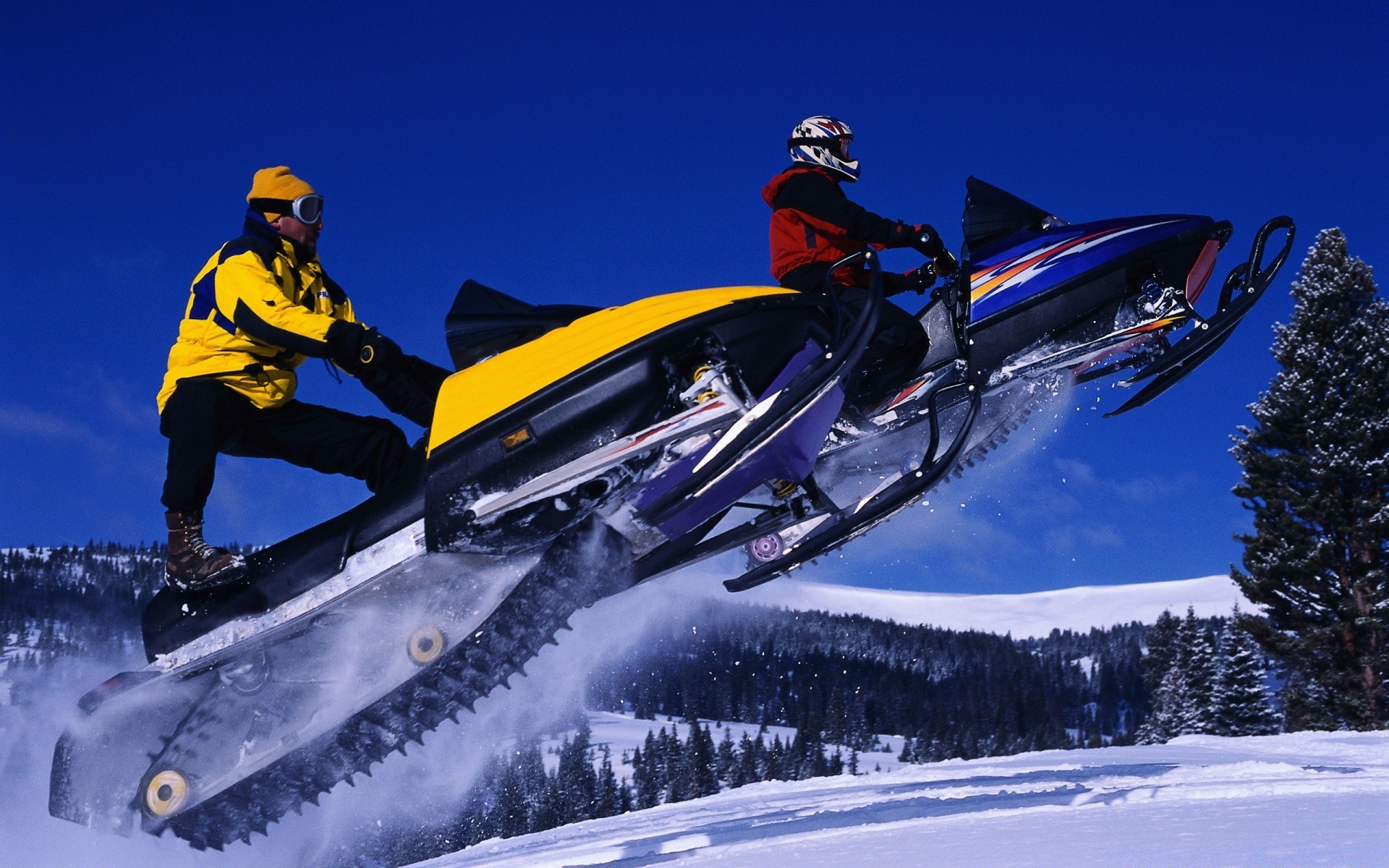 sport neige hiver skieuse snowboard station de ski station action froid montagne lunettes loisirs glace descente piste de ski compétition voiture piste