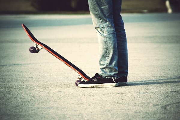 Skateboarding auf der Straße