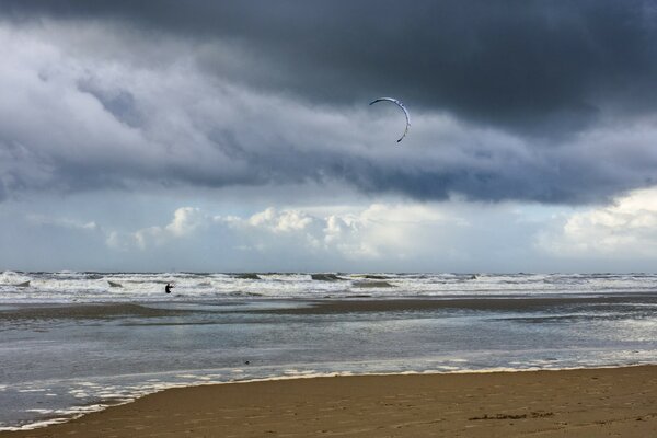 Das kalte Meer. Sandstrand