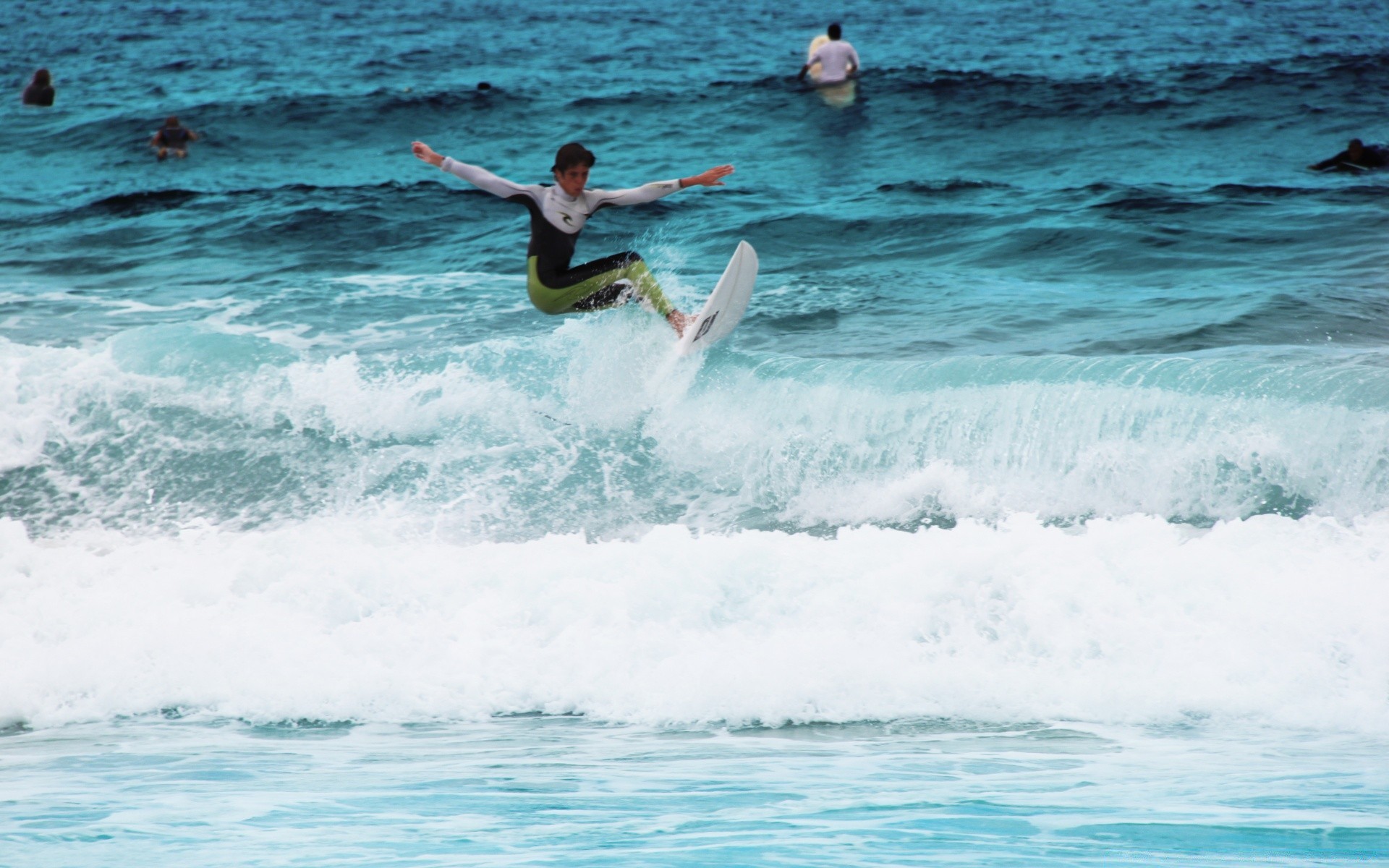 surfing woda ocean surf morze akcja splash wakacje lato fala spray pływanie mokra przyjemność wakacje plaża wakacje sporty wodne