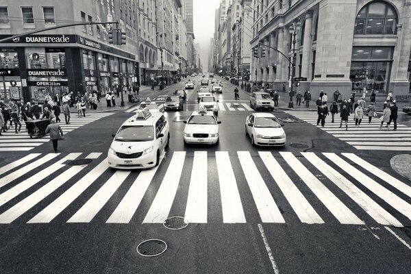 Cruce de caminos en la ciudad