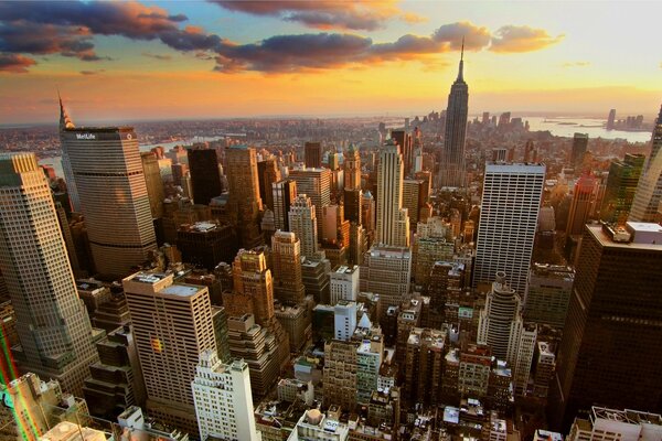 Amerika. Die Stadt der Wolkenkratzer bei Sonnenuntergang