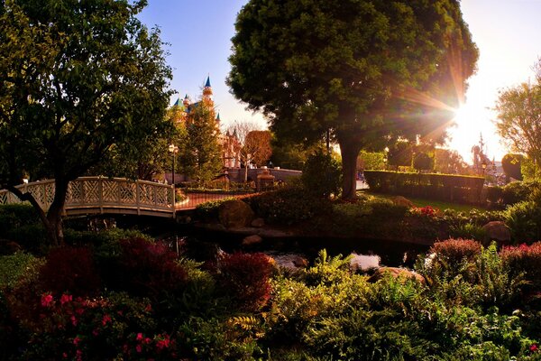 Park im Freien bei Sonnenuntergang