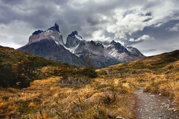 How beautiful are the mountains and the air