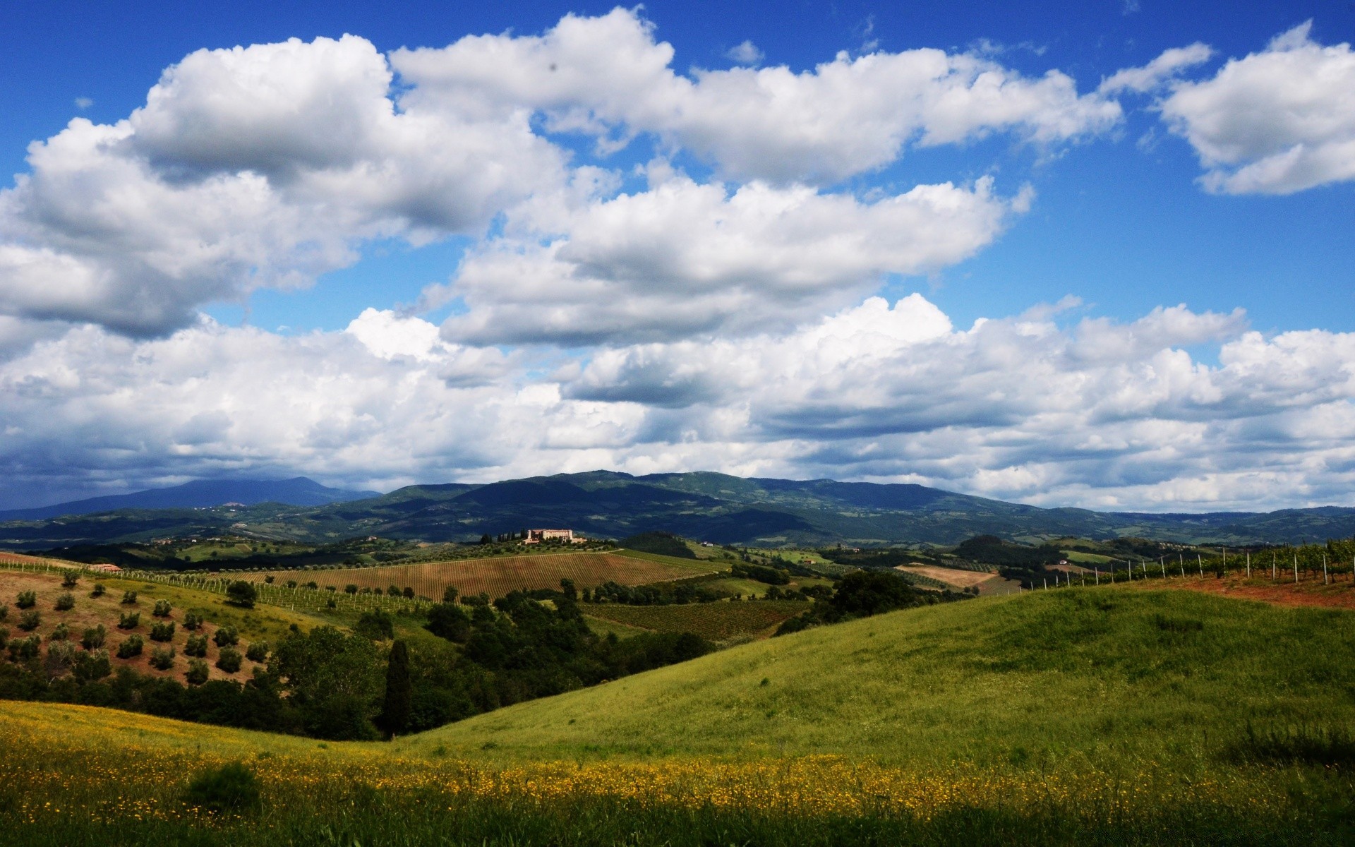 landschaft landschaft himmel natur im freien reisen gras hügel landwirtschaft landschaft baum sommer des ländlichen feld