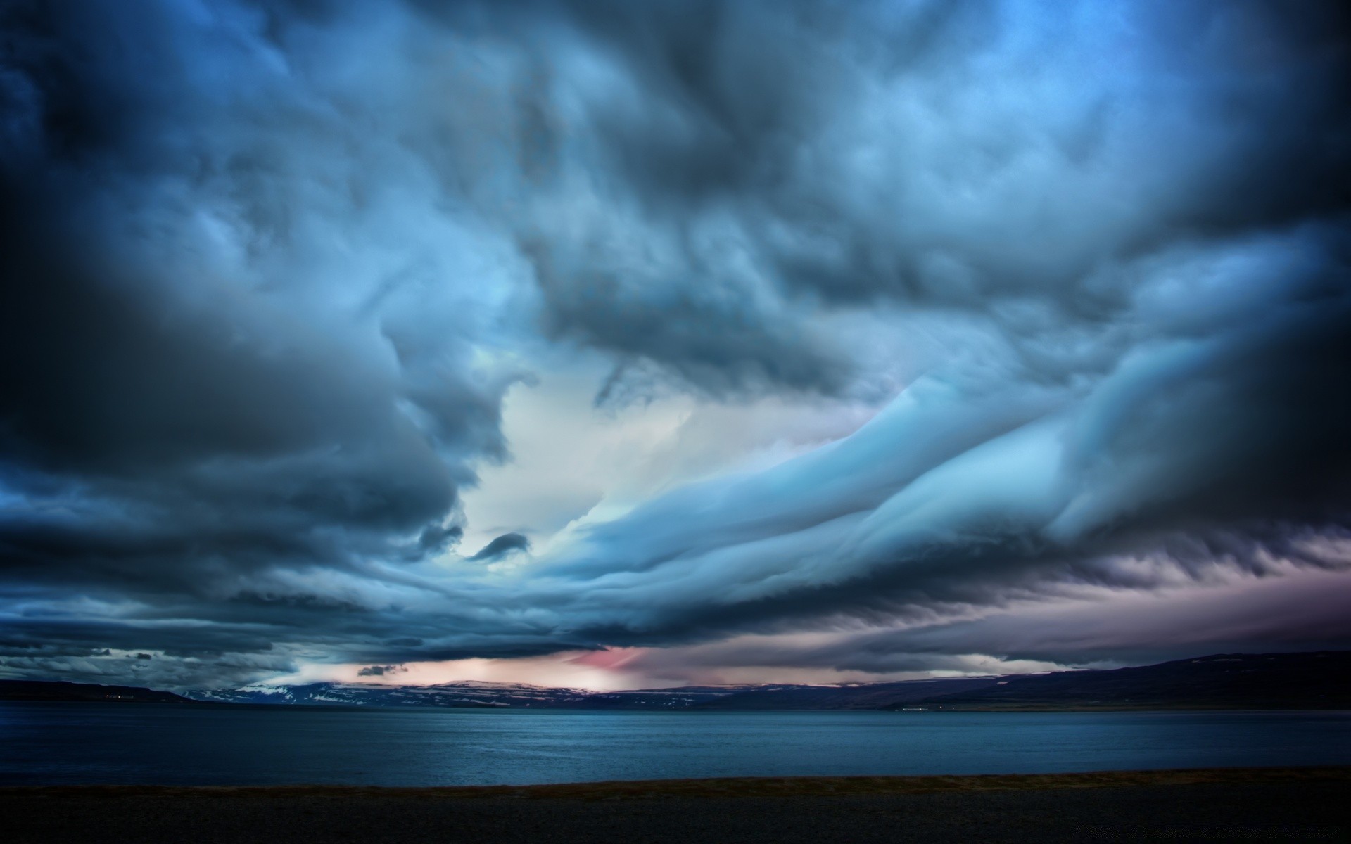 paysage tempête nature eau ciel pluie météo paysage en plein air coucher de soleil dramatique mer lumière du jour météorologie sombre océan