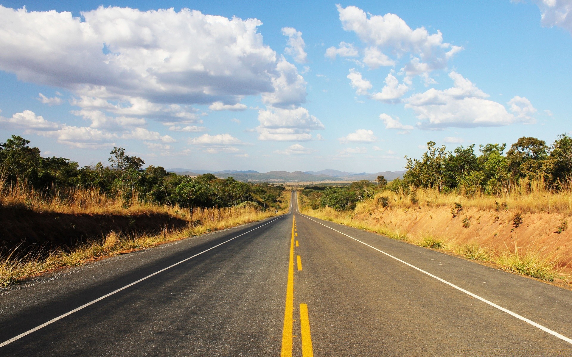 américa carretera asfalto carretera viajes guía paisaje cielo vacío rural naturaleza al aire libre sistema de transporte recta campo