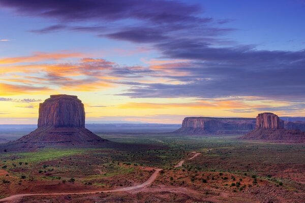 Amerikanische Landschaften bei Sonnenuntergang des Tages