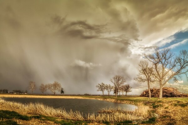 Amerikanische Herbstlandschaft am See