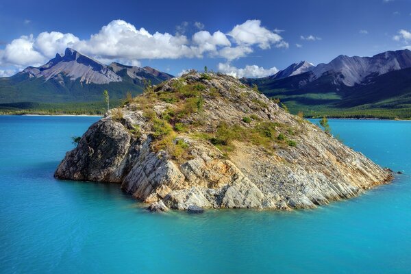 Montagnes dans l eau. L Amérique pour voyager