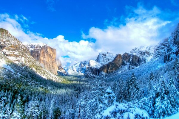 Snowy mountains, American winter