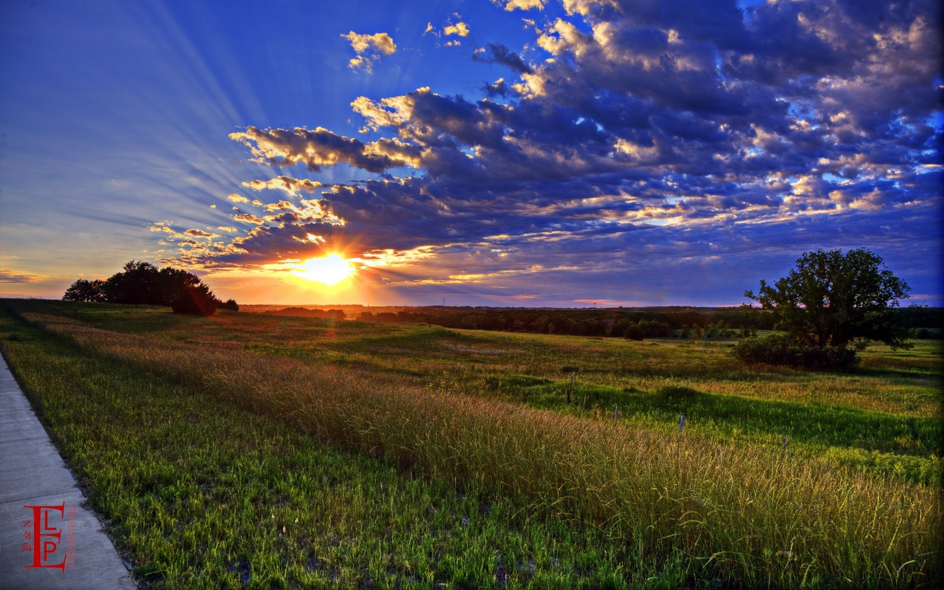 amerika landschaft sonnenuntergang sonne himmel natur des ländlichen feld gras dämmerung gutes wetter landschaft im freien landwirtschaft sommer heuhaufen baum horizont bauernhof weide