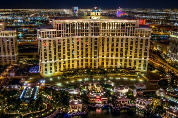 Il casinò di Las Vegas si illumina di notte