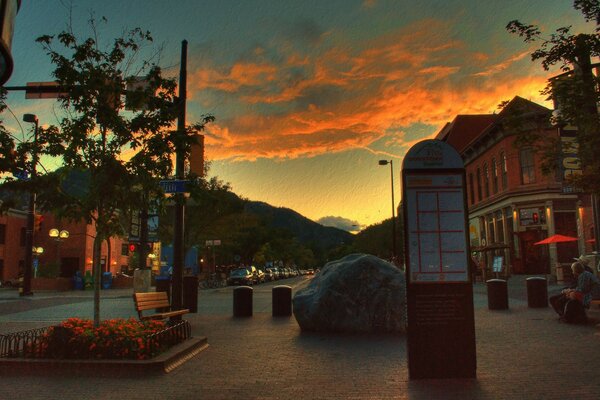 Schöner Sonnenuntergang über der amerikanischen Stadt