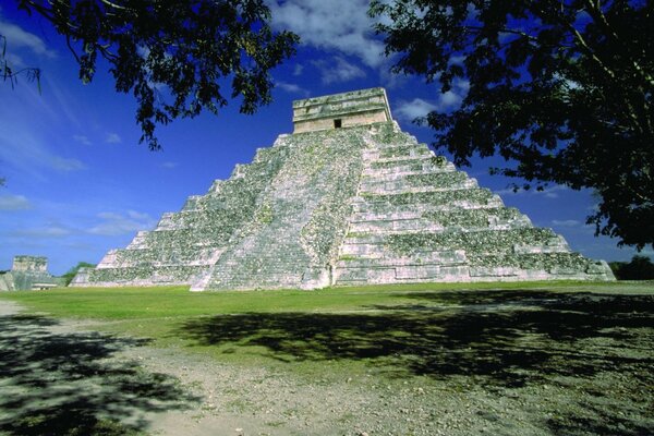 Naturaleza América torre bajo el cielo