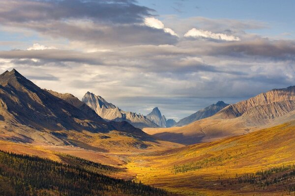 Mountains and grey sky